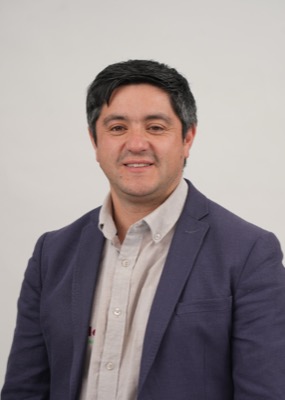 César Oyarzo